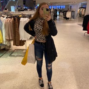 Meet your Posher, Caroline